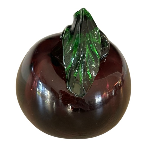 Vintage Murano Hand‎ Blown Glass Apple
Paperweight Art - Picture 4 of 8